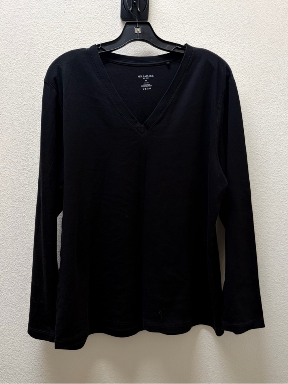 MM Lafleur Black V-Neck Long Sleeve 100% Tee XXL - Picture 2 of 4